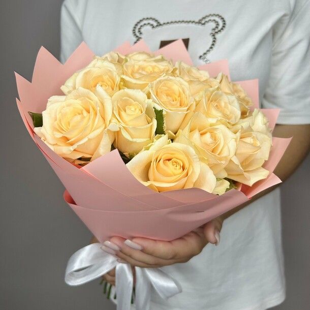 Букет живых цветов из кремовых роз пич аваланж "15шт"