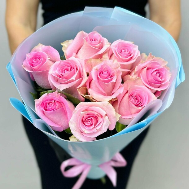 Букет живых цветов из розовых роз ревиваль 9 шт