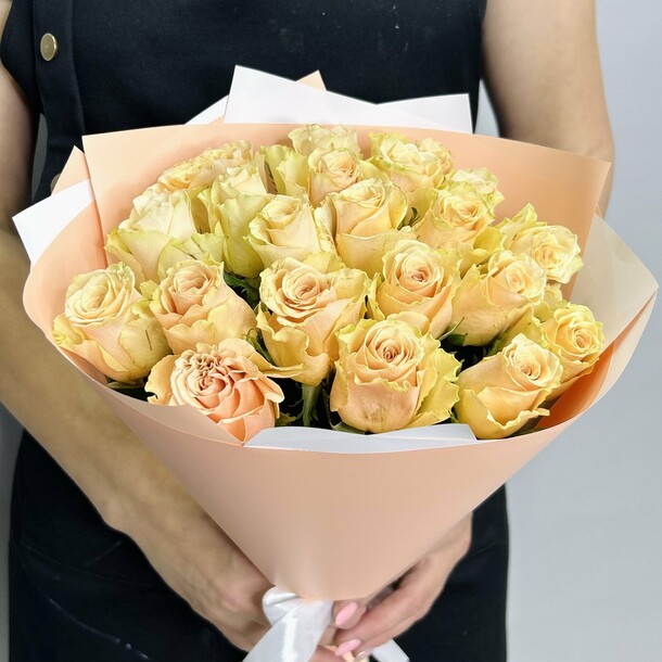 Букет живых цветов из кремовых Кенийских роз 21 шт 40 см